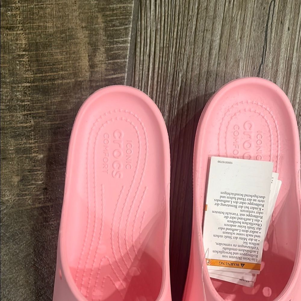 NWT CROCS Pink 1.5”Platform Shoes with vented top Accents - Picture 5 of 5
